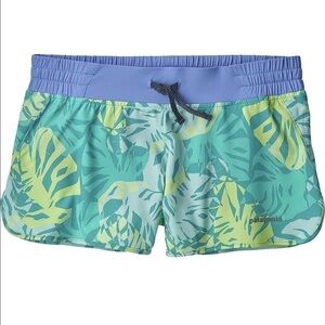 Patagonia Nine Trails Lined Running Shorts Fern Pattern  | Size Medium